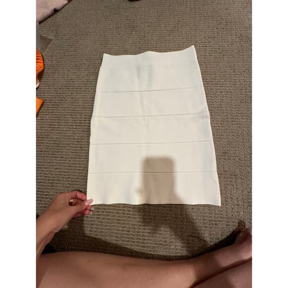 BCBGMAXAZRIA Womens White Bandage Mini Skirt Stretch Bodycon Knit Skirt Size S0 - Picture 3 of 4
